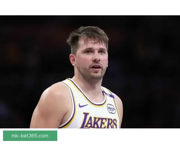 东契奇切勿重蹈哈登覆辙巅峰期更应谨慎对待伤病复出风险 东契奇切勿重蹈哈登覆辙巅峰期更应谨慎对待伤病复出风险